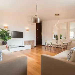Alfama Modern Two-bedroom W/ River View And Parking - By Lu Holidays Apartment