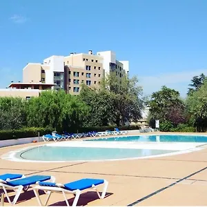 Relax Pool - Free Parking Garage Apartment